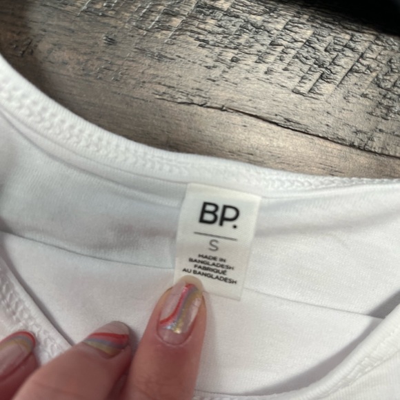 Cropped tanks - Picture 2 of 3